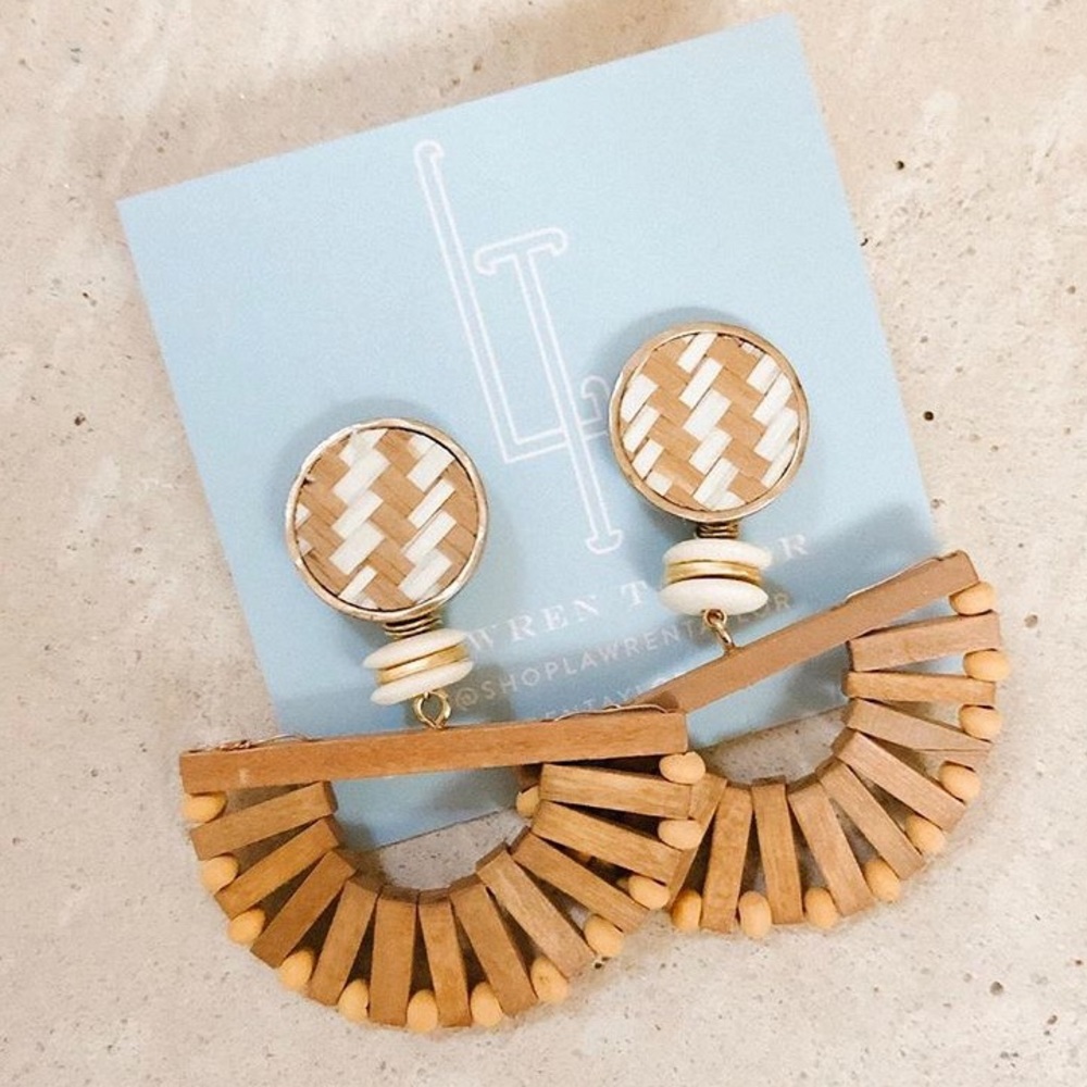 Lawren Taylor rattan neutral fan earrings